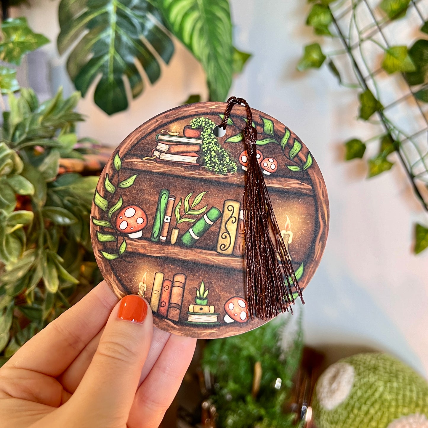 Round Bookshelf Bookmark