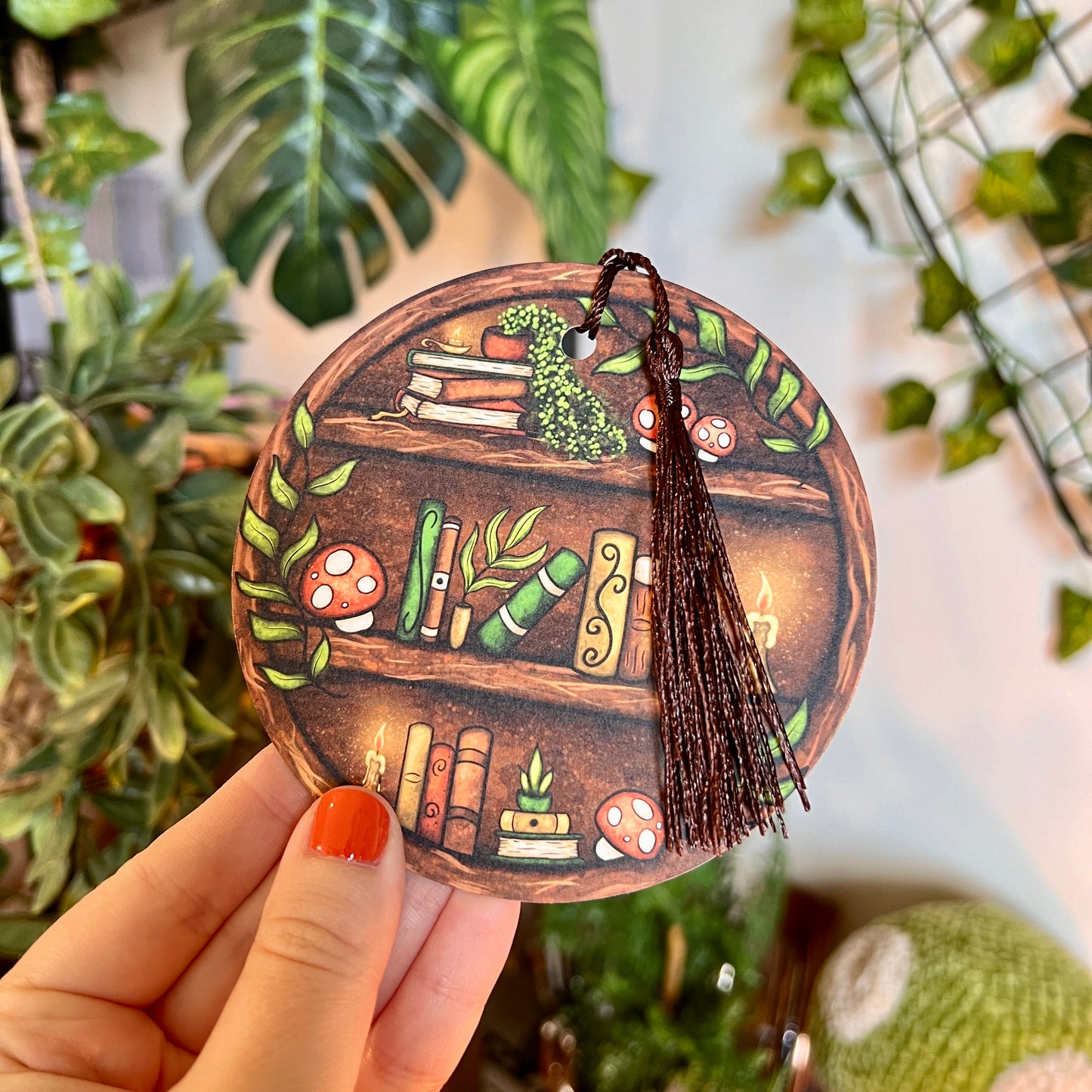 Round Bookshelf Bookmark