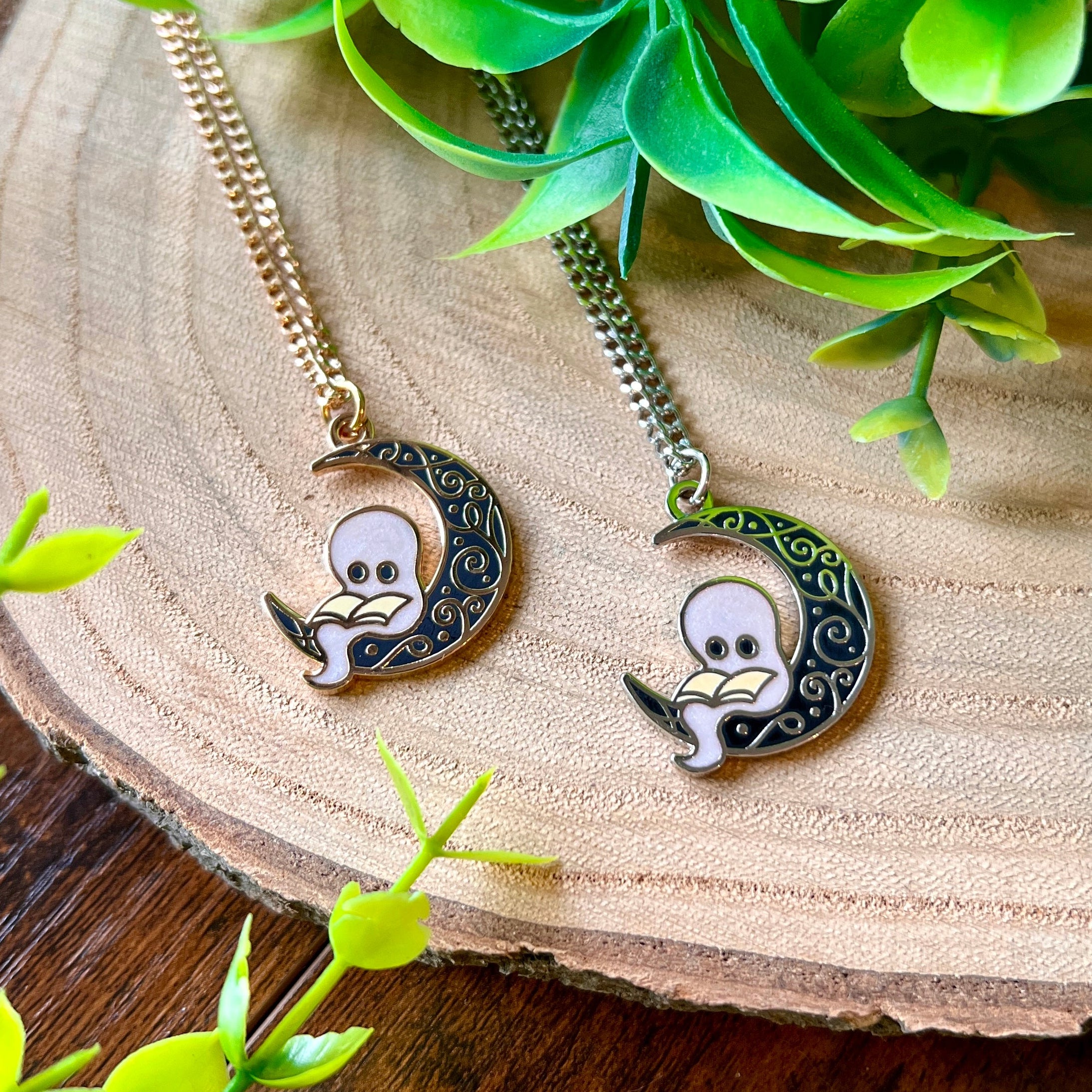 SECOND Wisper the Ghost Pendant Necklace