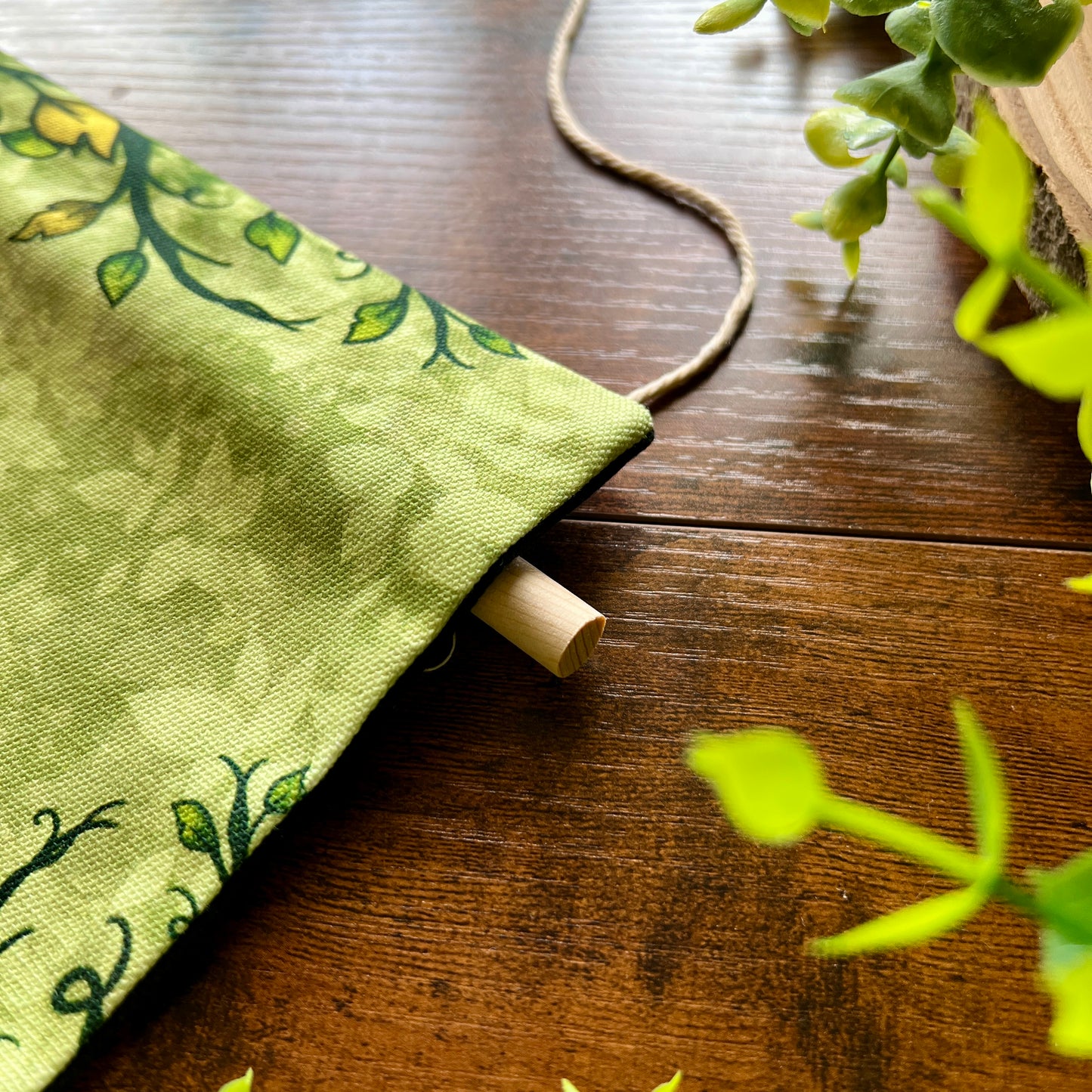Botanical Vines Pin Banner