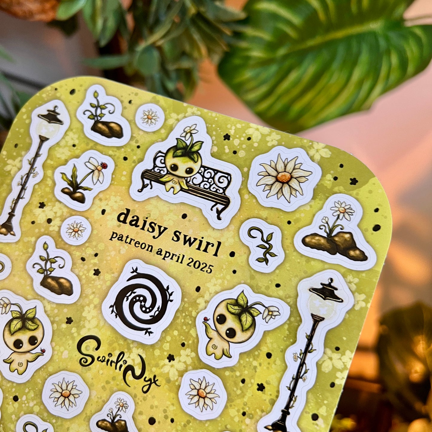 April Patreon Rewards - Daisy Swirl